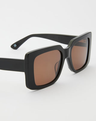 Estrid Black Aurinkolasit