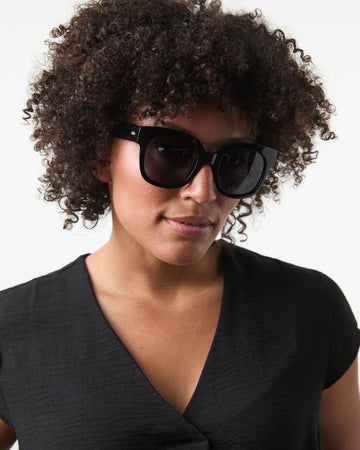 Chloe_Black_Sunglasses1_360x.  display picture 1