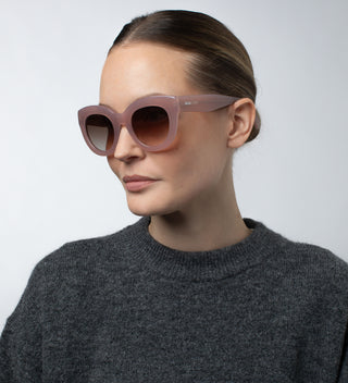 Clara Milky Pink Aurinkolasit