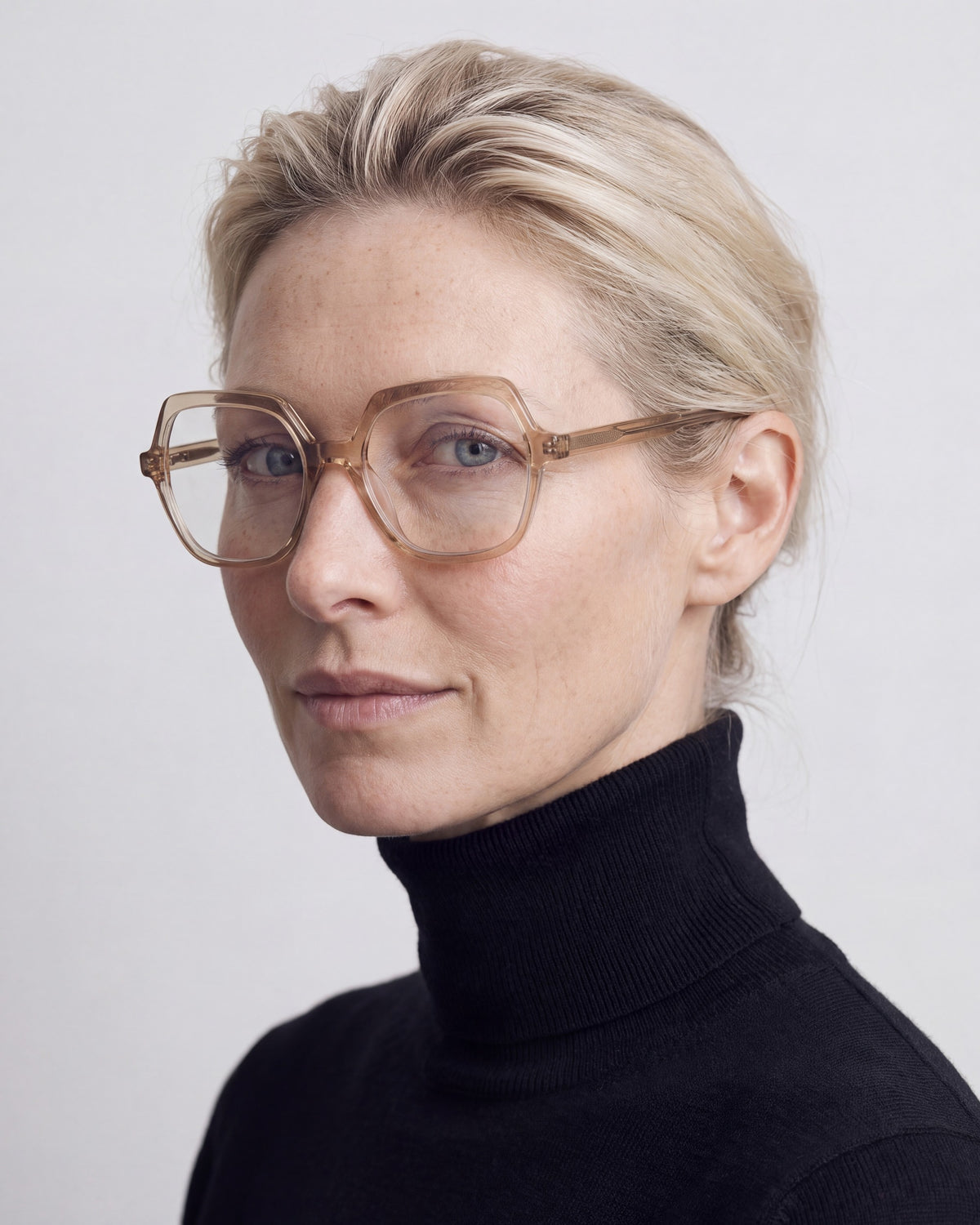 Andrea Caramel Readers, worn, side