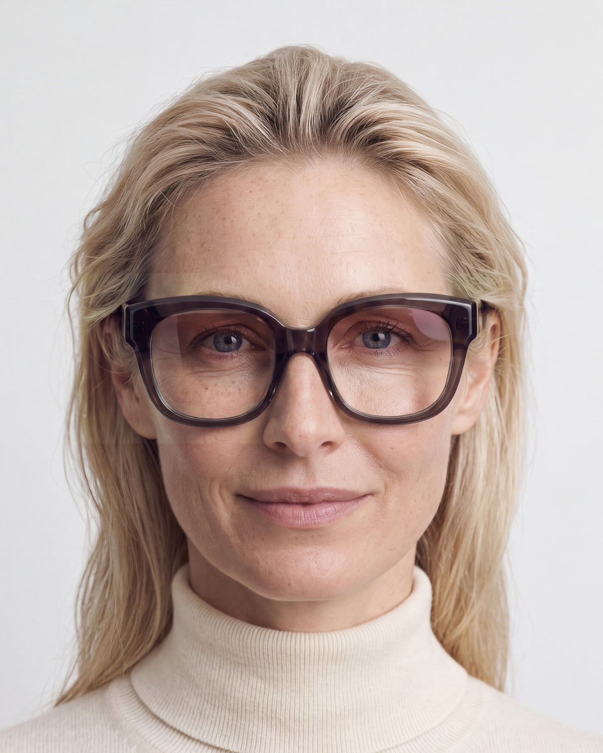 Chloe in dark brown, worn, Heather lenses