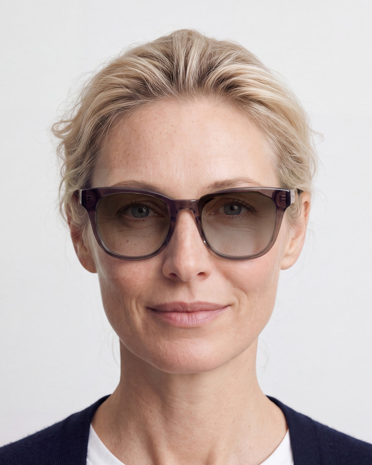 Zoey in dark brown, worn, sun lenses
