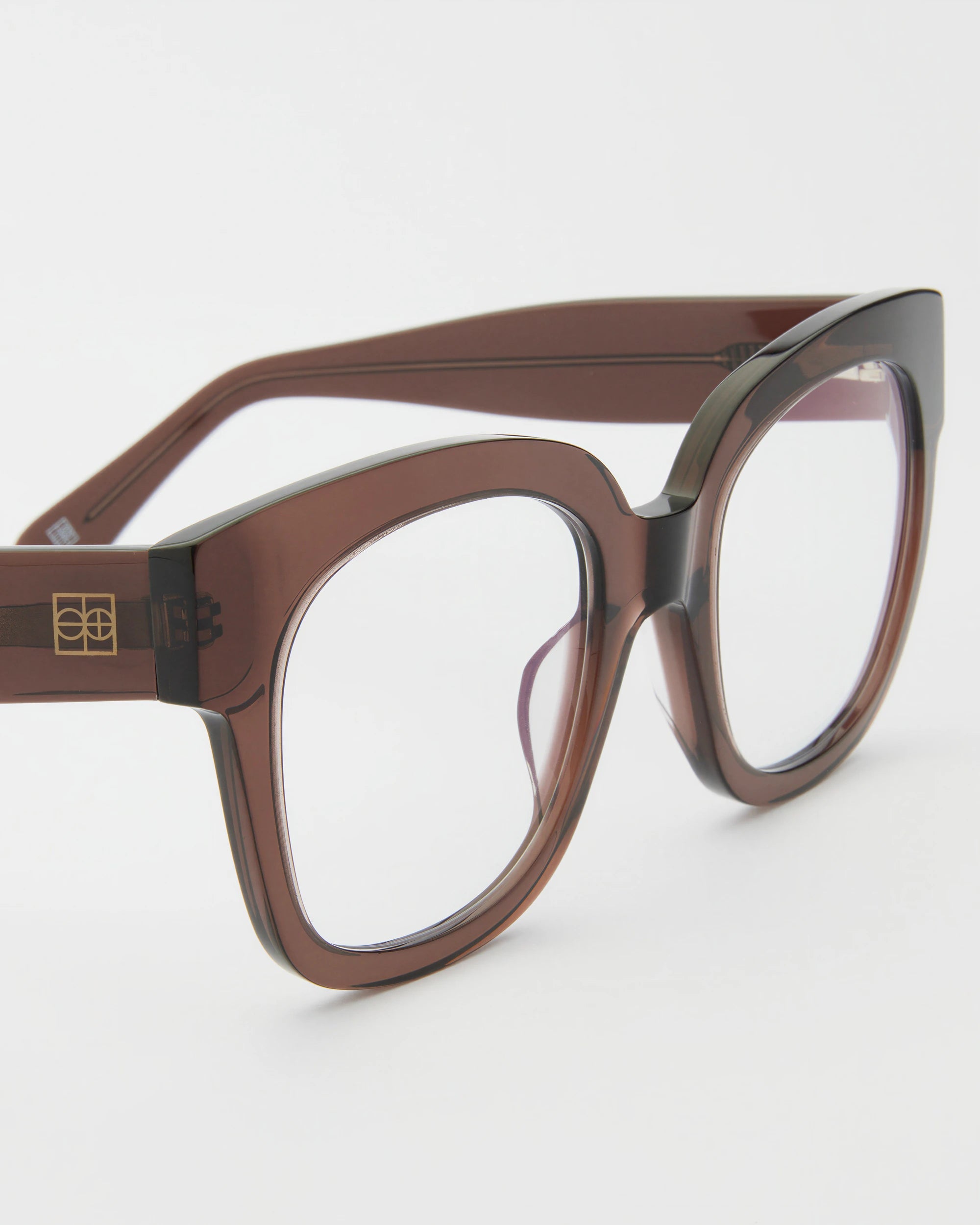 Chloe Chocolate Blue Light