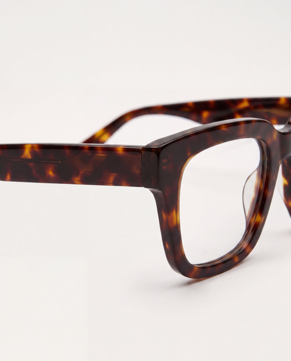 GLAS Dahlia Turtle Brown Blue Light – detail